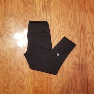 Victoria Secrets VSX Sport knockout capri